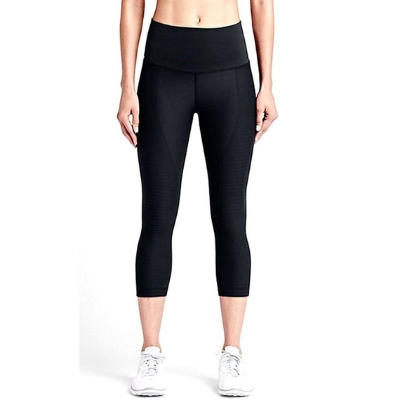 Nike Pants - Nike Zoned Sculpt Capris